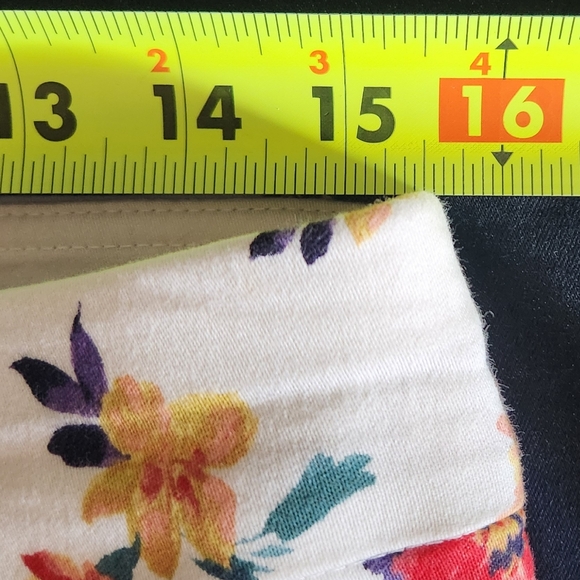 Women's Skirt Set Size 8/L - Picture 3 of 10